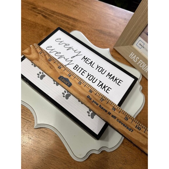 Dog sign & 2 picture frames , picture frames are 5 x 7 and 4 x 6 - Picture 6 of 8